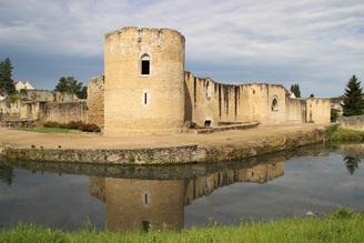 The castle of Brie-Comte-Robert in Seine-et-Marne was built at the end of the 12th century