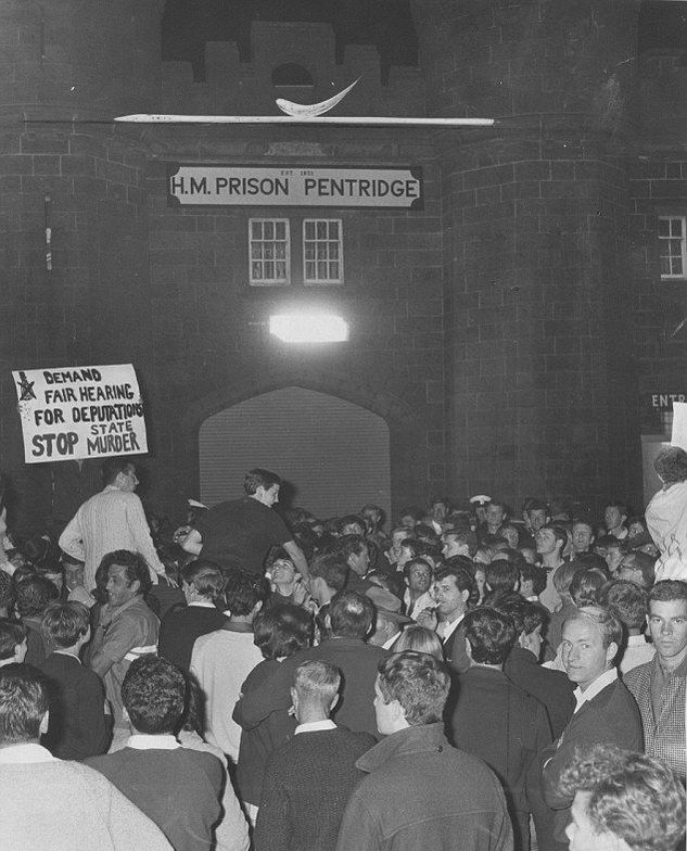 The scene outside Pentridge Prison in Coburg on 31 January, 1967 on the eve of Ronald Ryan's execution