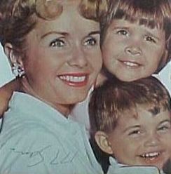 Debbie Reynolds with her young children Carrie Fisher & Todd Fisher