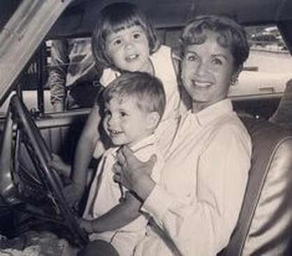 Debbie Reynolds with Carrie & Todd Fisher