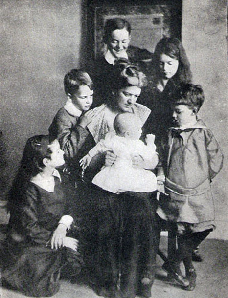 Crompton Family, taken not long before the tragedy