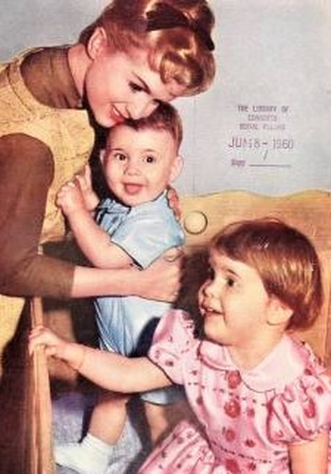 Debbie Reynolds with Carrie & Todd Fisher